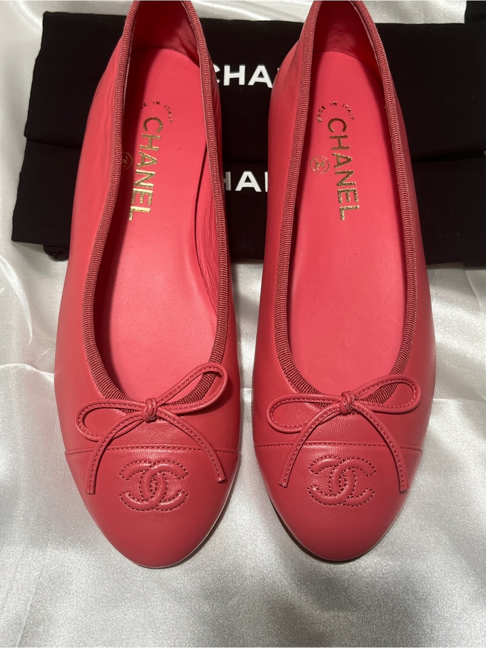 CHANEL Coral Pink Leather Ballet Flats with CC Medallion - Picture 11 of 11